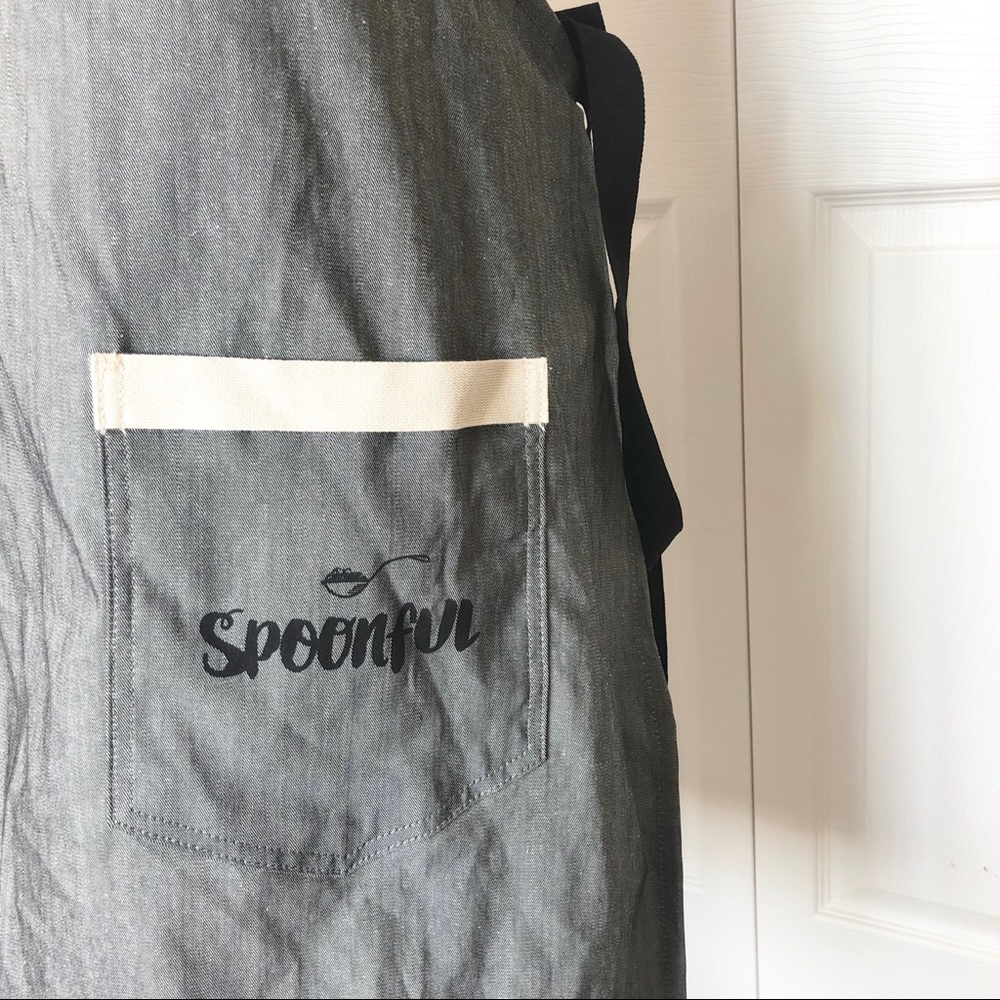 Hedley & Bennett Peppercorn Gray Classic Apron - Picture 5 of 8